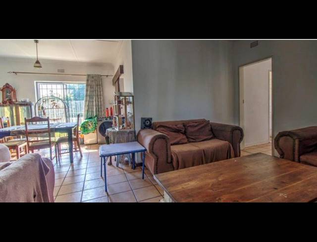 3 BEDROOM HOUSE FOR SALE IN CRESSLAWN